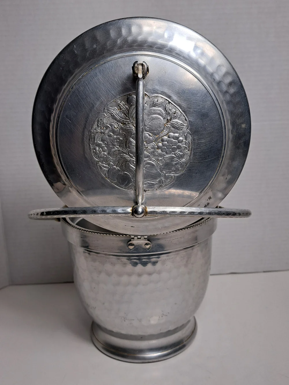 Vintage Cromwell Hand Wrought Aluminum Ice Bucket Hinged Decorated Lid Hammered